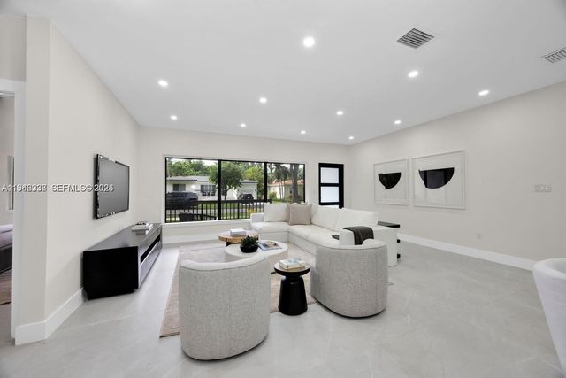 305 Fluvia Ave, Coral Gables, FL 33134