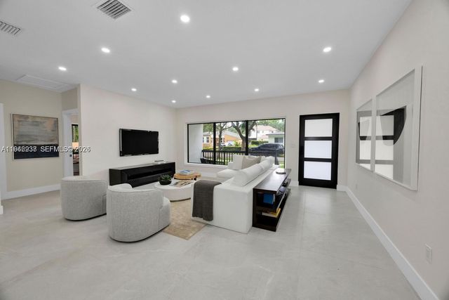 305 Fluvia Ave, Coral Gables, FL 33134