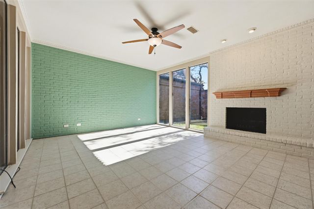 3213 Stonehenge Lane, Carrollton, TX 75006