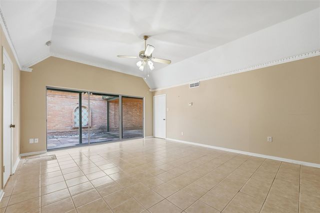 3213 Stonehenge Lane, Carrollton, TX 75006