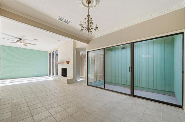 3213 Stonehenge Lane, Carrollton, TX 75006