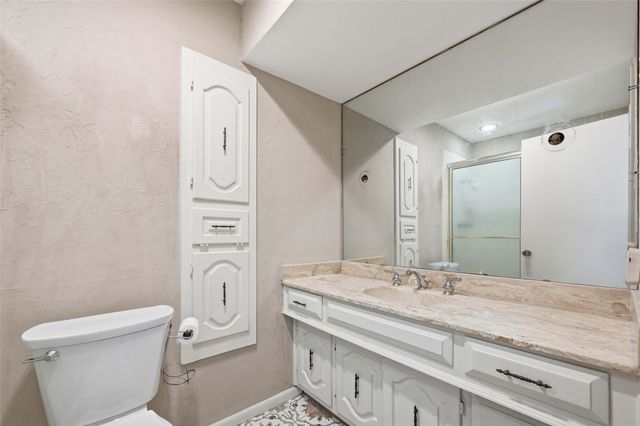 3213 Stonehenge Lane, Carrollton, TX 75006