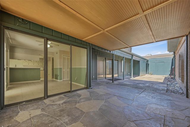 3213 Stonehenge Lane, Carrollton, TX 75006