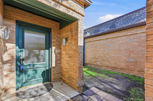 3213 Stonehenge Lane, Carrollton, TX 75006