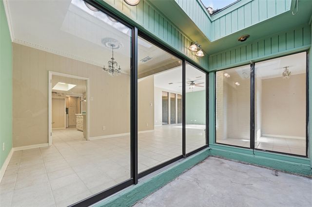 3213 Stonehenge Lane, Carrollton, TX 75006