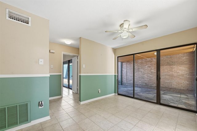 3213 Stonehenge Lane, Carrollton, TX 75006