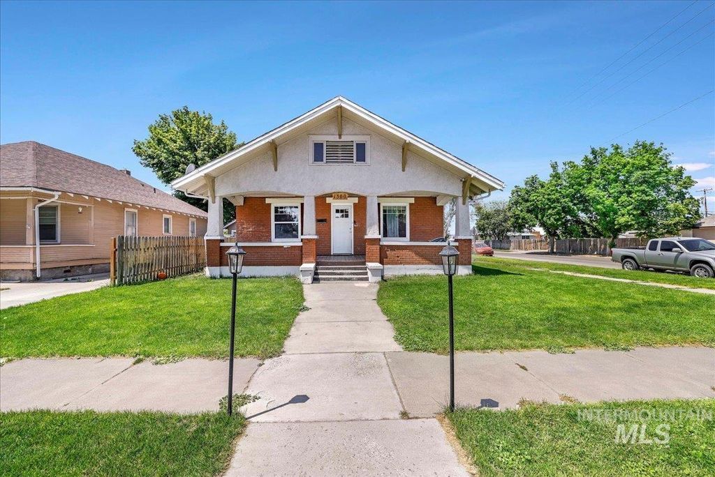 1300 Normal Ave, Burley, ID 83318