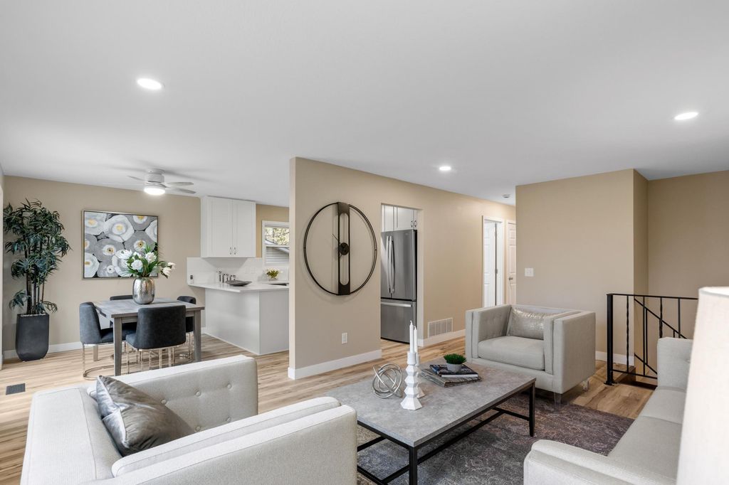 14624 92nd Place N, Maple Grove, MN 55369