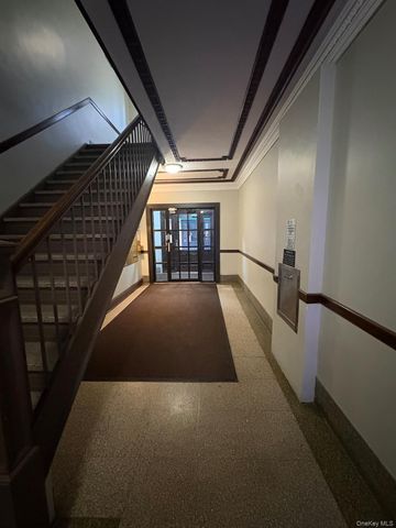 37-20 83rd St 5N, Jackson Heights, NY 11372