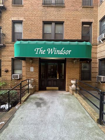 37-20 83rd St 5N, Jackson Heights, NY 11372