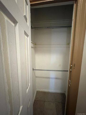 37-20 83rd St 5N, Jackson Heights, NY 11372