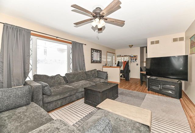 107 Prairie DRIVE, Walworth, WI 53184