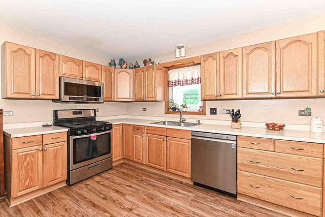 107 Prairie DRIVE, Walworth, WI 53184