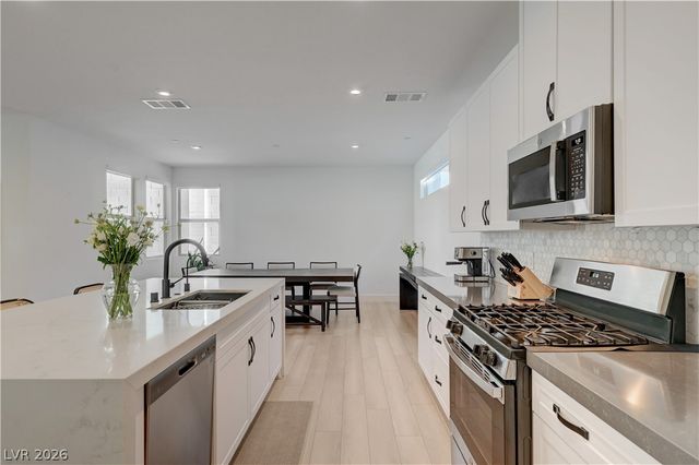 3265 Waterstone Avenue, Henderson, NV 89044