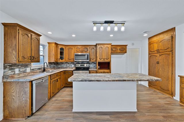 204 N 3rd Street, Celeste, TX 75423