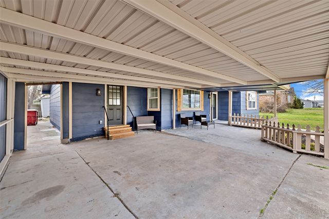 204 N 3rd Street, Celeste, TX 75423