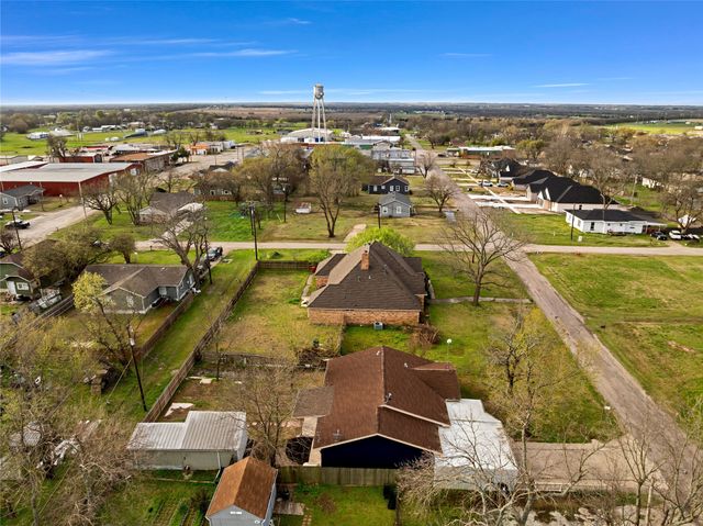 204 N 3rd Street, Celeste, TX 75423