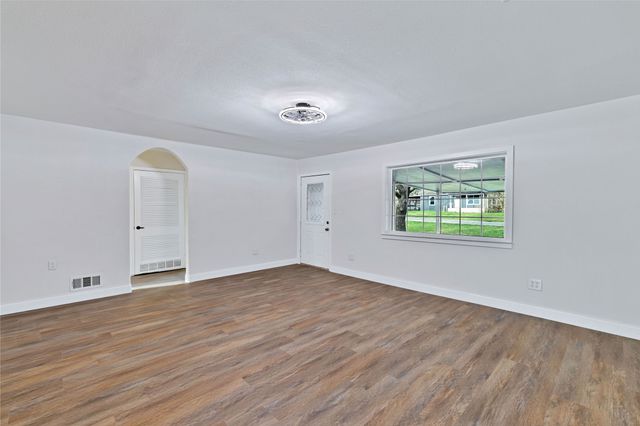 204 N 3rd Street, Celeste, TX 75423