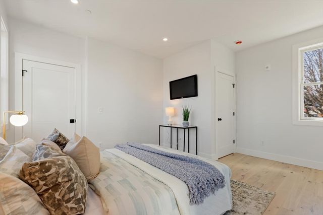 656 Mystic Ave A, Somerville, MA 02145