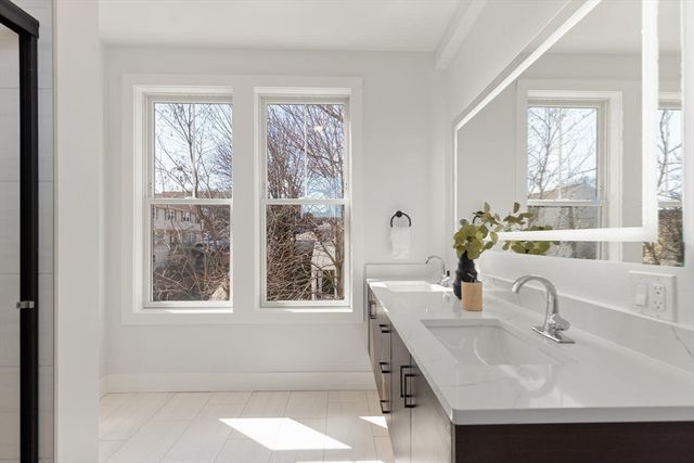 656 Mystic Ave A, Somerville, MA 02145