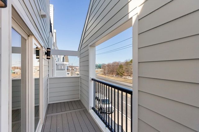 656 Mystic Ave A, Somerville, MA 02145