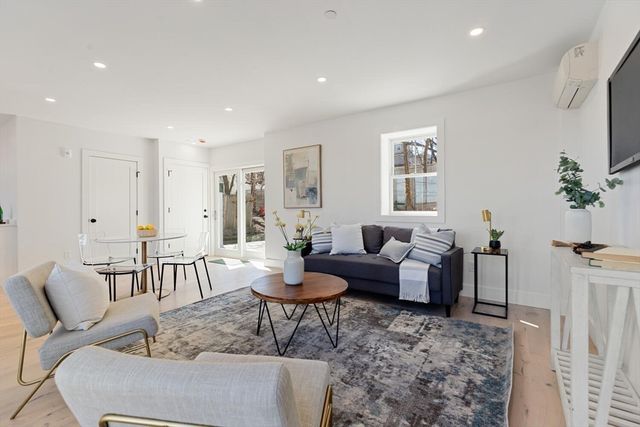 656 Mystic Ave A, Somerville, MA 02145