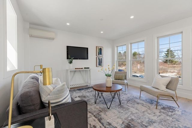 656 Mystic Ave A, Somerville, MA 02145