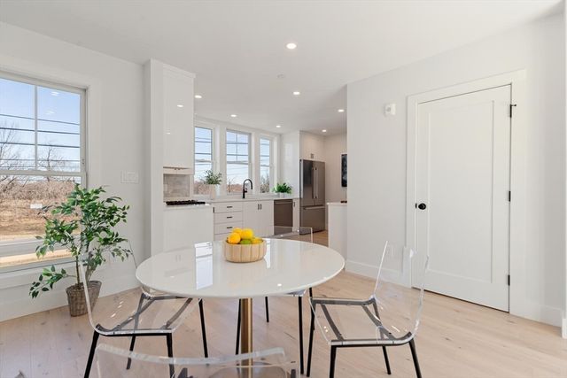 656 Mystic Ave A, Somerville, MA 02145