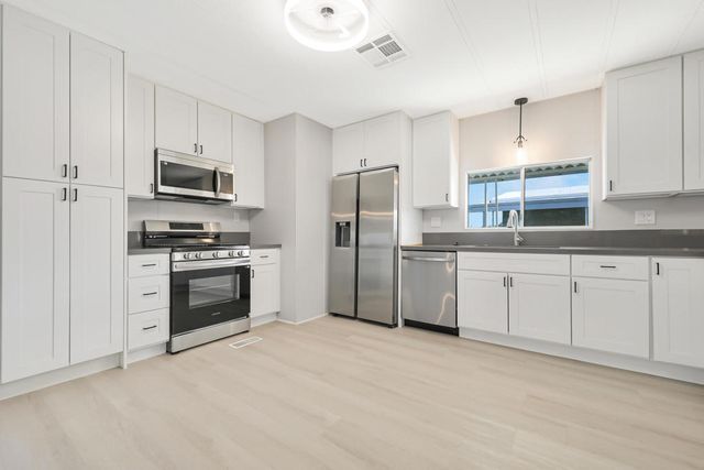 392 Standing Bear, Cathedral City, CA 92234