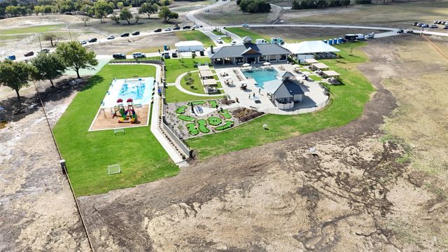 000 Latigo Court, Oak Leaf, TX 75154