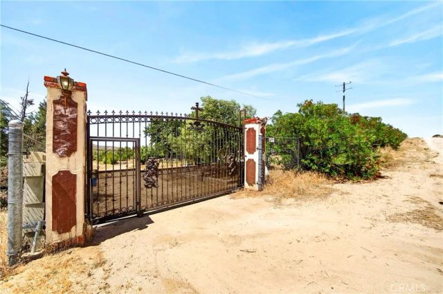 33403 111th East, Littlerock, CA 93543