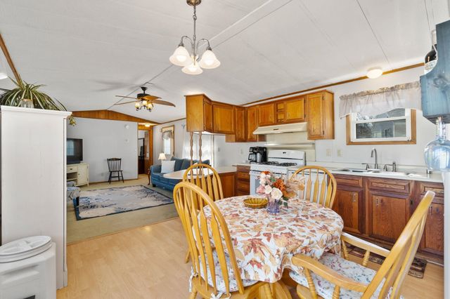 101 Lillian Avenue, Seabrook, NH 03874