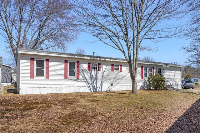 101 Lillian Avenue, Seabrook, NH 03874