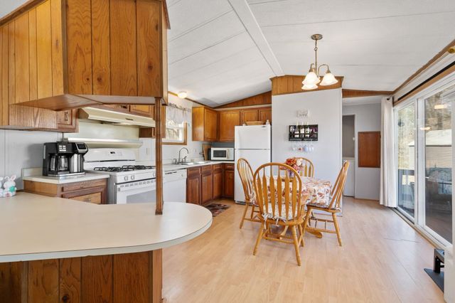 101 Lillian Avenue, Seabrook, NH 03874