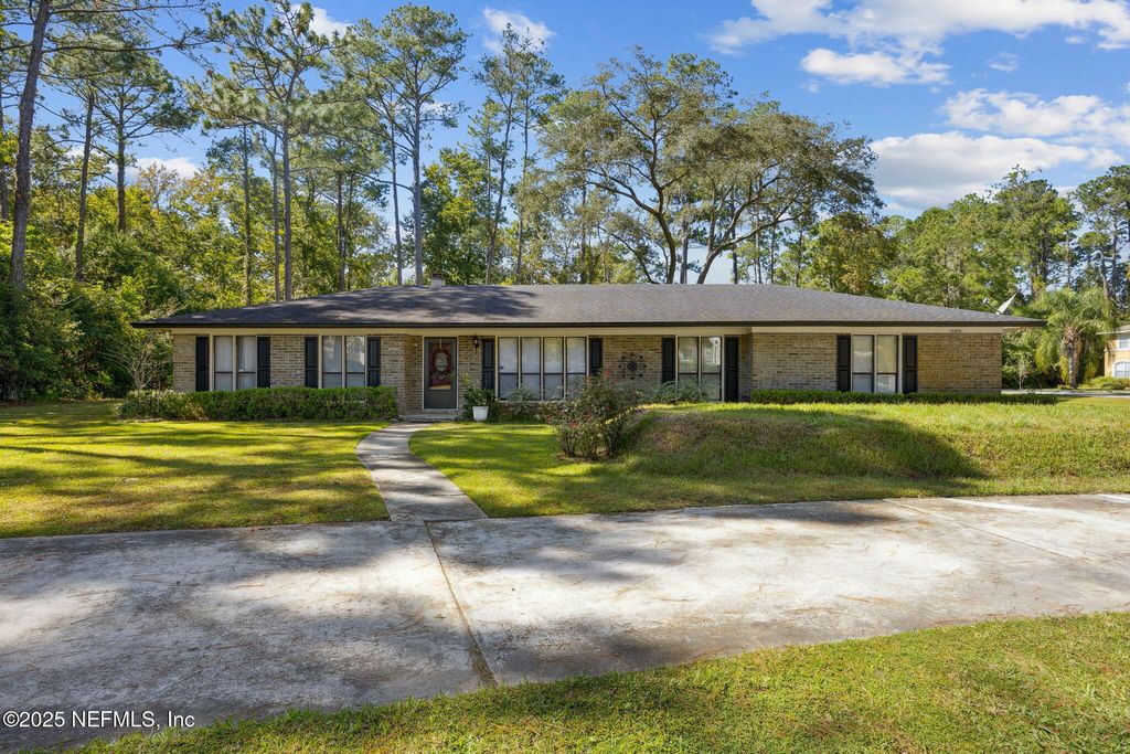 15076 CAPE Drive E, Jacksonville, FL 32226