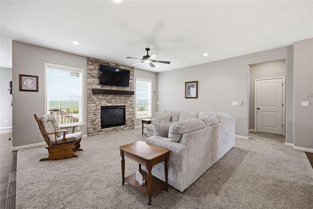 3062 Duckhorn Cove, Marion, IA 52302