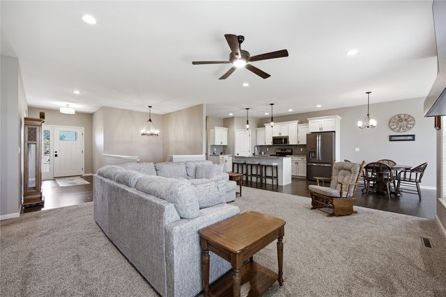 3062 Duckhorn Cove, Marion, IA 52302