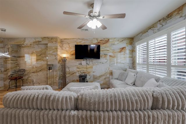1429 Fox Run Drive, Irving, TX 75063