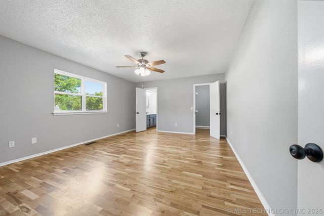 21908 W 11th Street, Sand Springs, OK 74063
