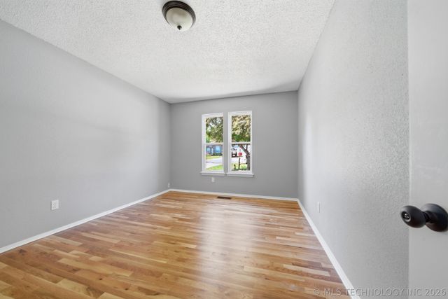 21908 W 11th Street, Sand Springs, OK 74063