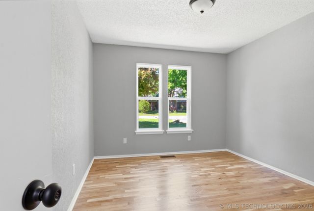21908 W 11th Street, Sand Springs, OK 74063