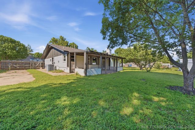 21908 W 11th Street, Sand Springs, OK 74063