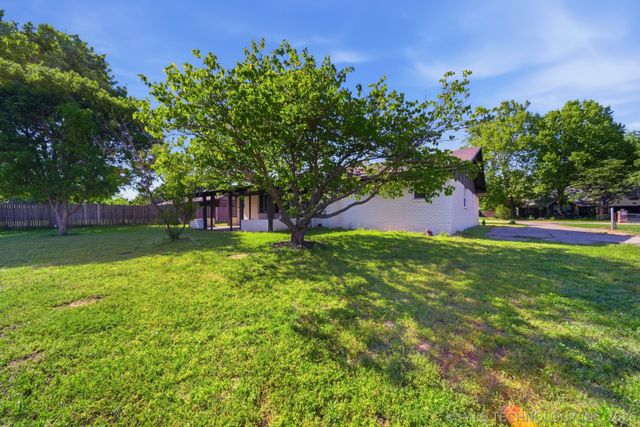 21908 W 11th Street, Sand Springs, OK 74063
