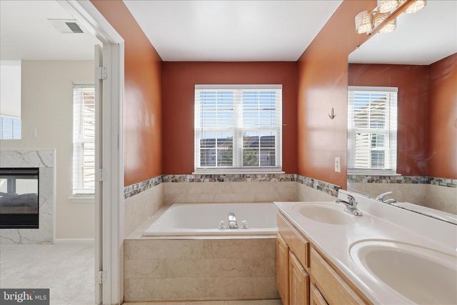 8731 FARNHAM WAY, Bristow, VA 20136