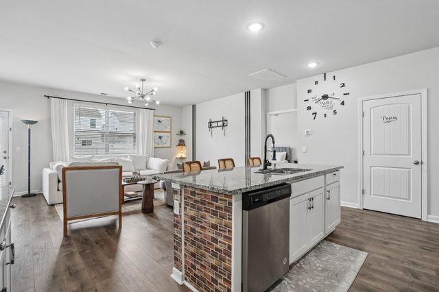 5330 Owens Ln, White House, TN 37188