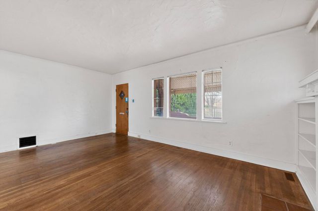 1821 Silver Avenue SE, Albuquerque, NM 87106