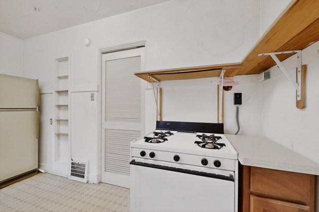 1821 Silver Avenue SE, Albuquerque, NM 87106