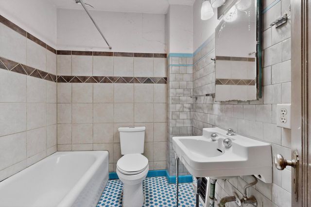 1821 Silver Avenue SE, Albuquerque, NM 87106