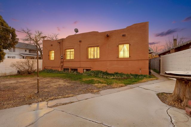 1821 Silver Avenue SE, Albuquerque, NM 87106
