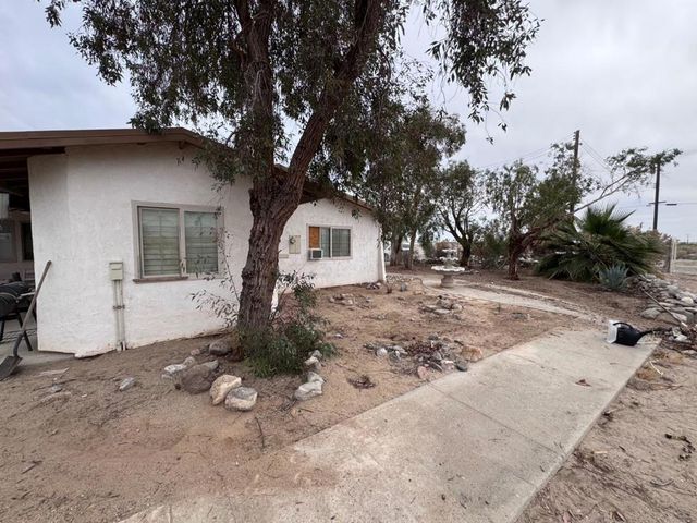 944 Flamingo Avenue, Thermal, CA 92274